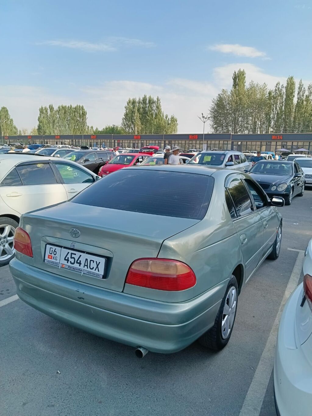 Toyota Vista: 2001 г., Механика, Бензин, Седан: фото 5