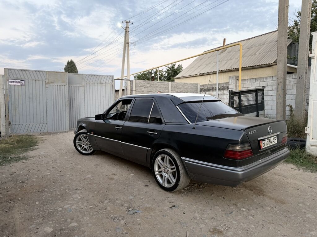 Mercedes-Benz W124