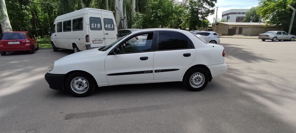 Daewoo Lanos: 1998 г., 1.5 л, Автомат, Бензин, Седан: фото 3