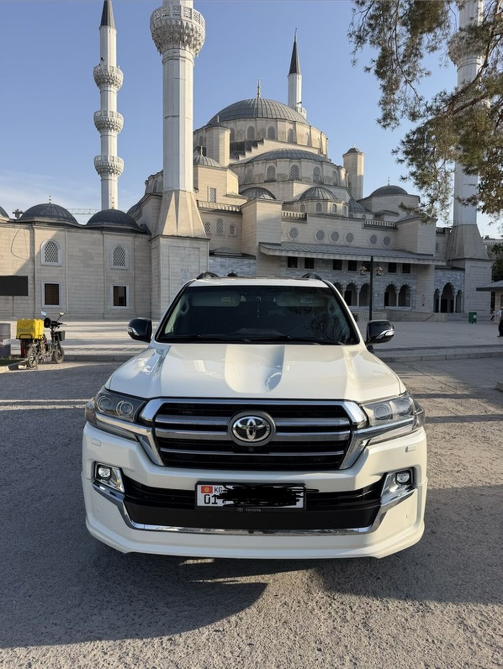 Toyota Land Cruiser: 2019 г., 4.7 л, Автомат, Бензин, Внедорожник: фото 1