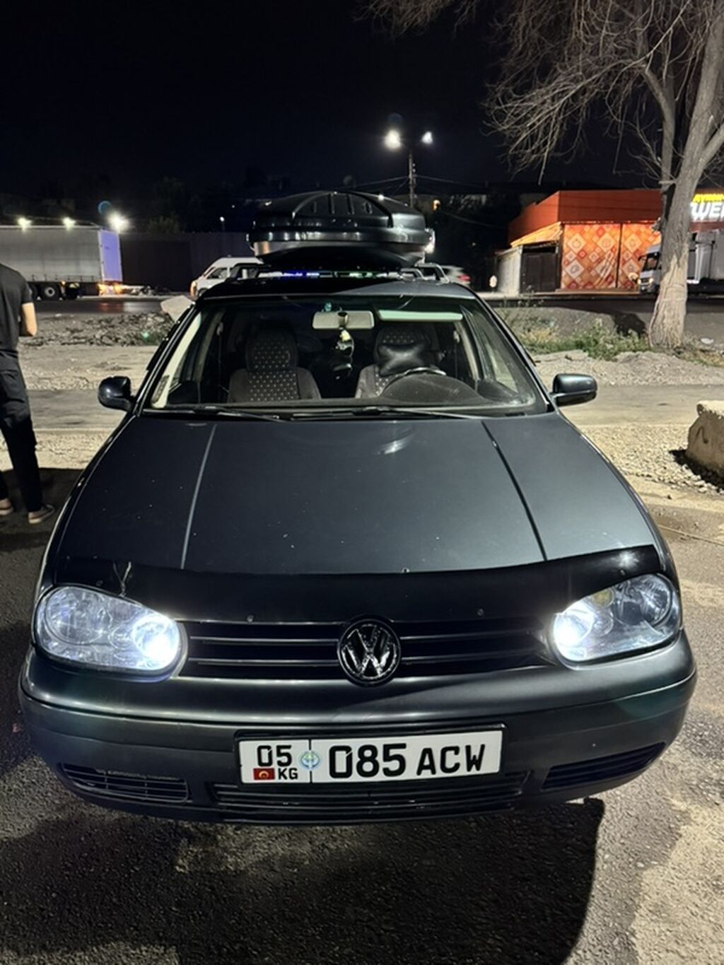Volkswagen Golf: 2000 г., 1.4 л, Механика, Бензин, Хэтчбэк: фото 1