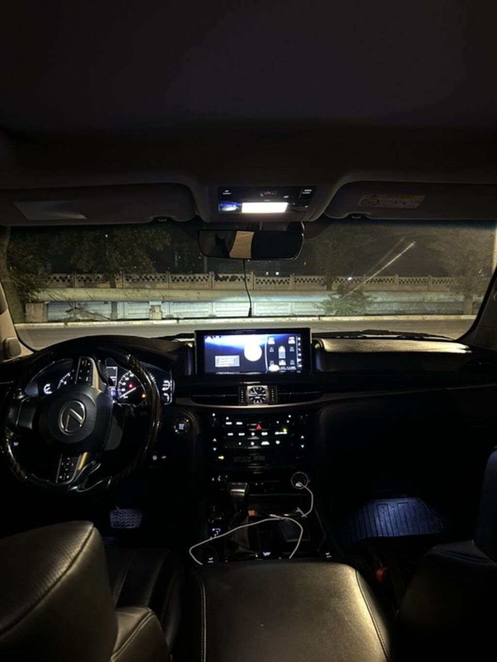 Lexus LX: 2017 г., 5.7 л, Внедорожник: фото 6