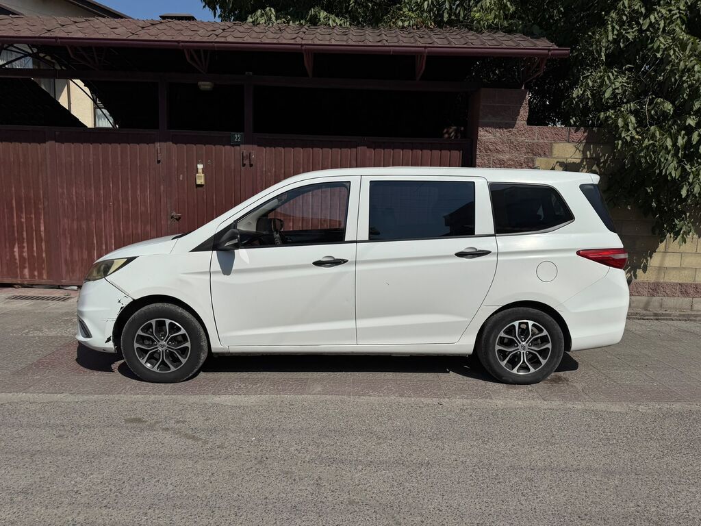 Changan Auchan A600 EV: 2021 г., 0.1 л, Автомат, Электромобиль, Минивэн: фото 4