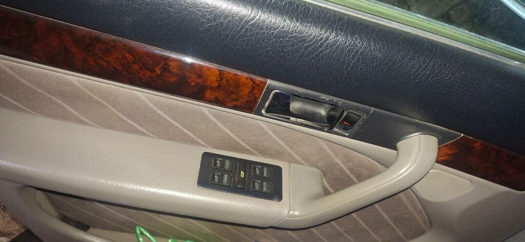 Audi A6: 1997 г., 2.6 л, Механика, Седан: фото 3