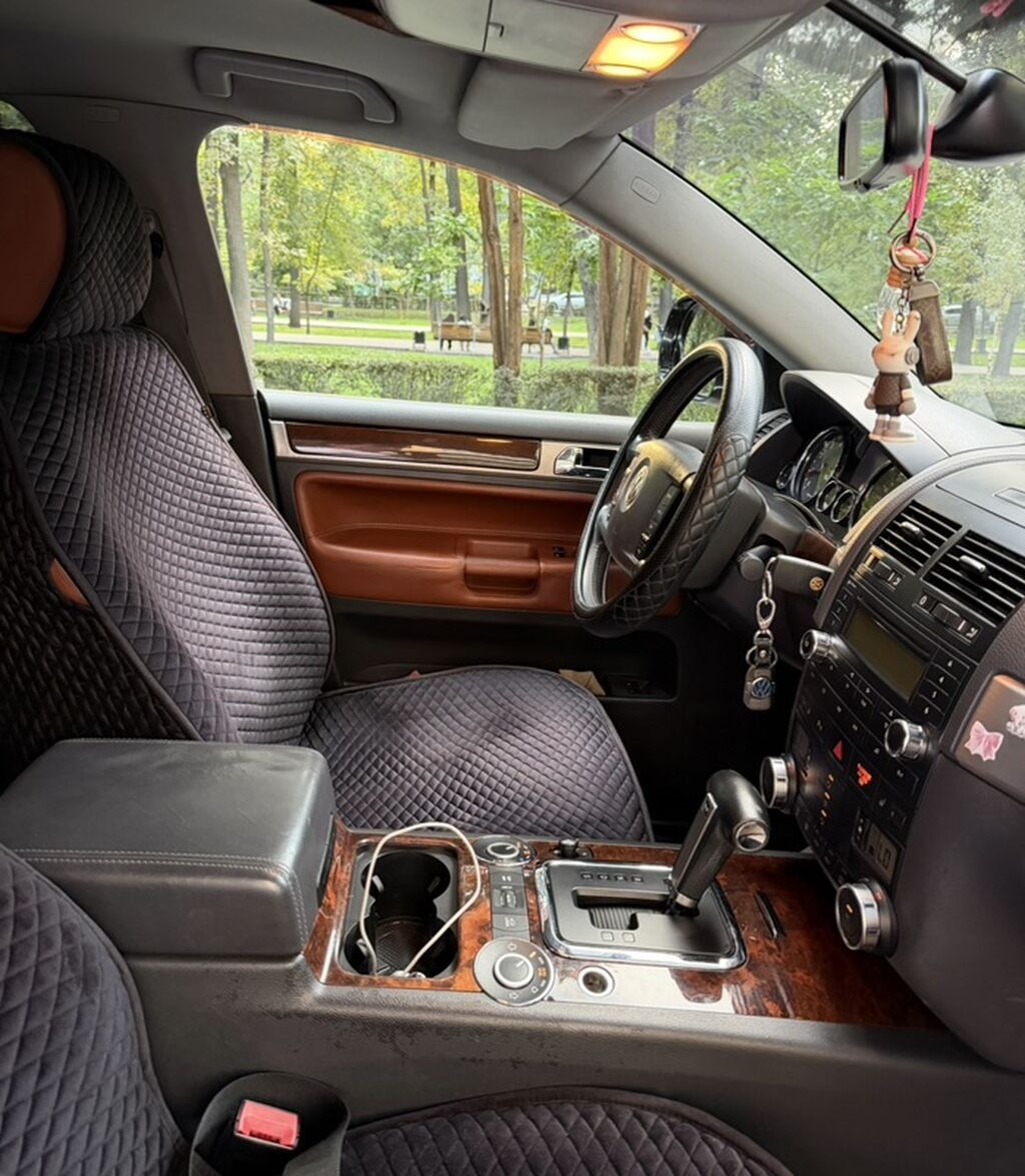 Volkswagen Touareg: 2010 г., 3.6 л, Автомат, Бензин, Кроссовер: фото 6