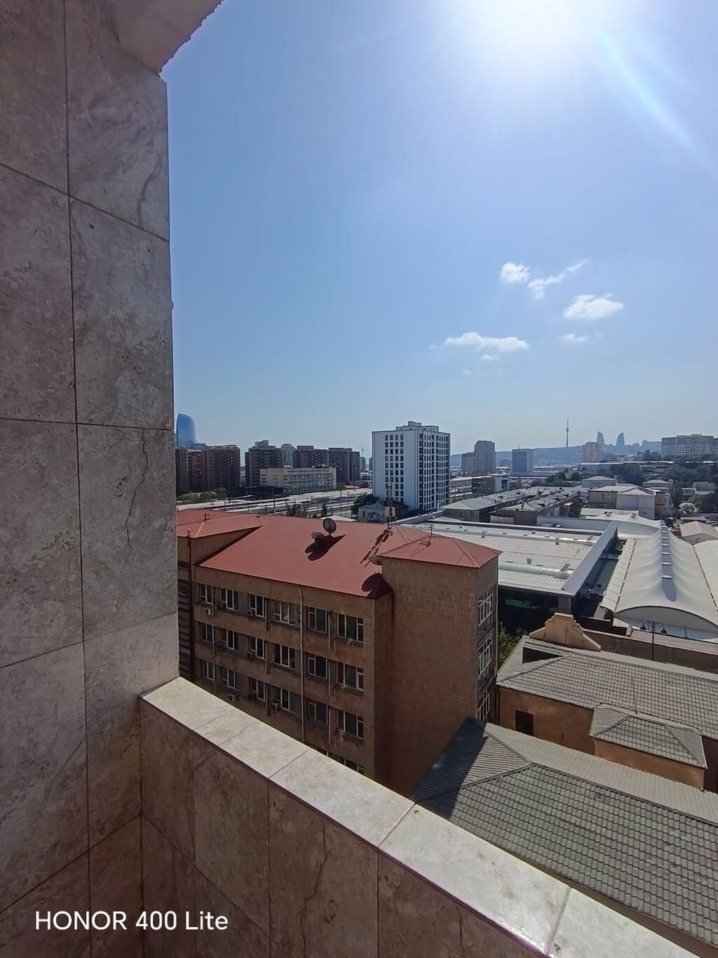 28 mayda 12/7 mertebesinde 4 otaqli ev 1000 azn eşiyasiz 1000 azn