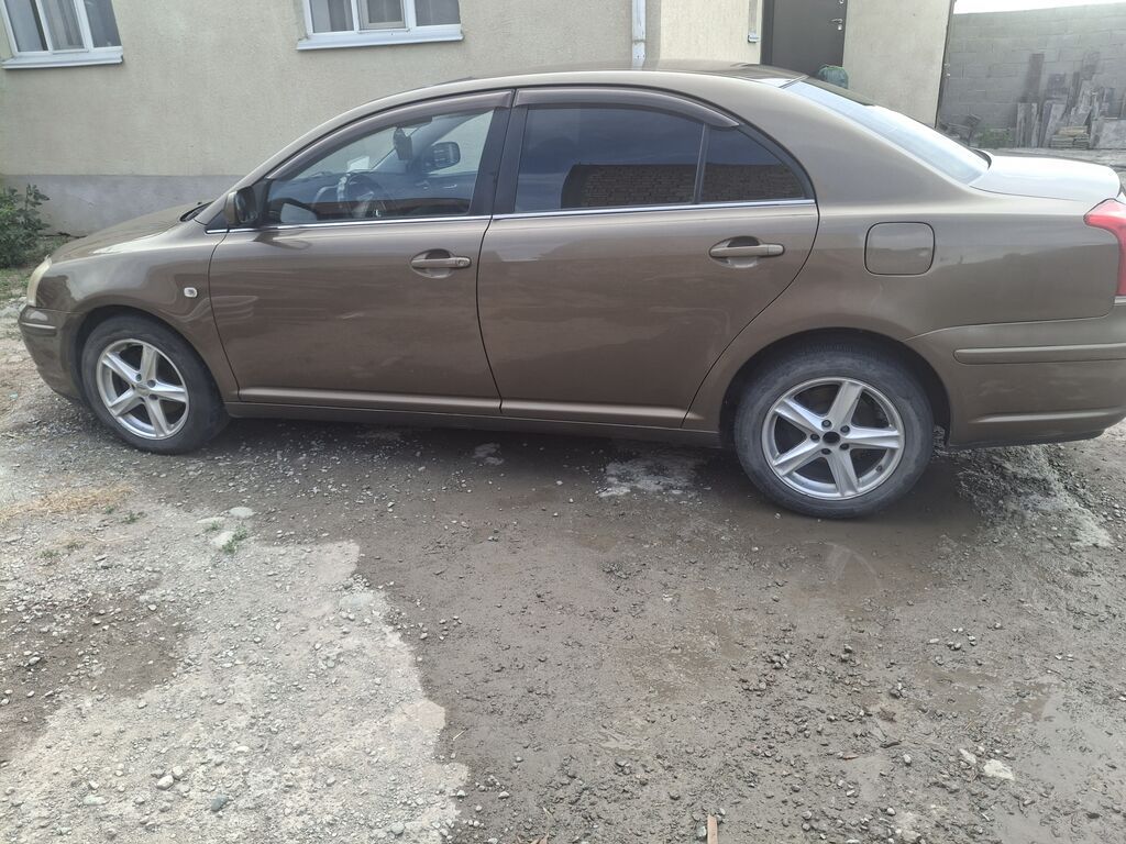 Toyota Avensis: 2004 г., 1.8 л, Автомат, Бензин, Седан: фото 4