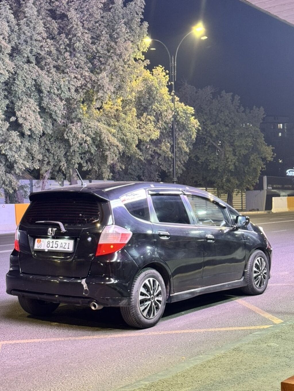 Honda Fit: 2011 г., 1.5 л, Автомат, Бензин, Хэтчбэк: фото 2