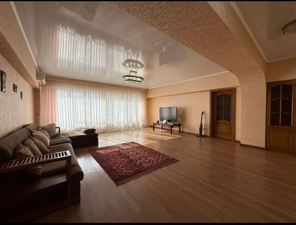 3 комнаты, 140 м², Золотой квадрат Индивидуалка, 11 этаж, Евроремонт: фото 2