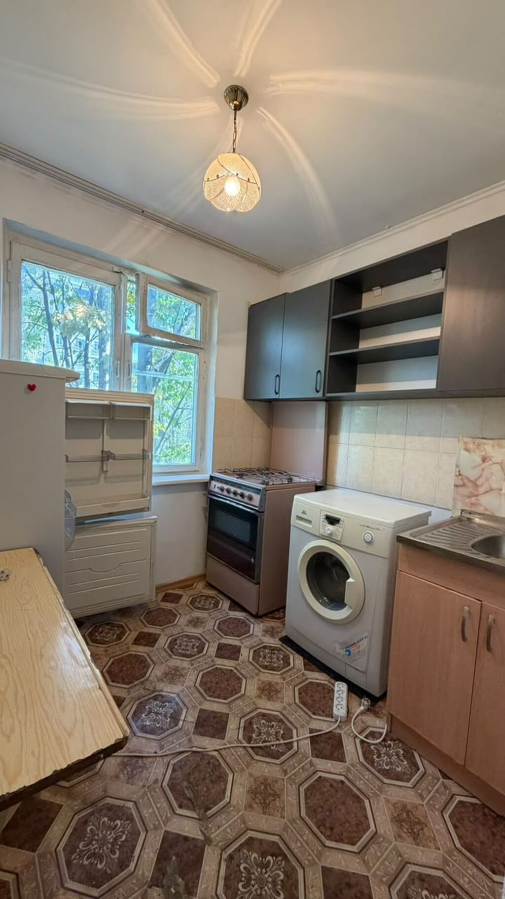 2 комнаты, 44 м², 5 мкр 104 серия, 3 этаж, Старый ремонт: фото 1