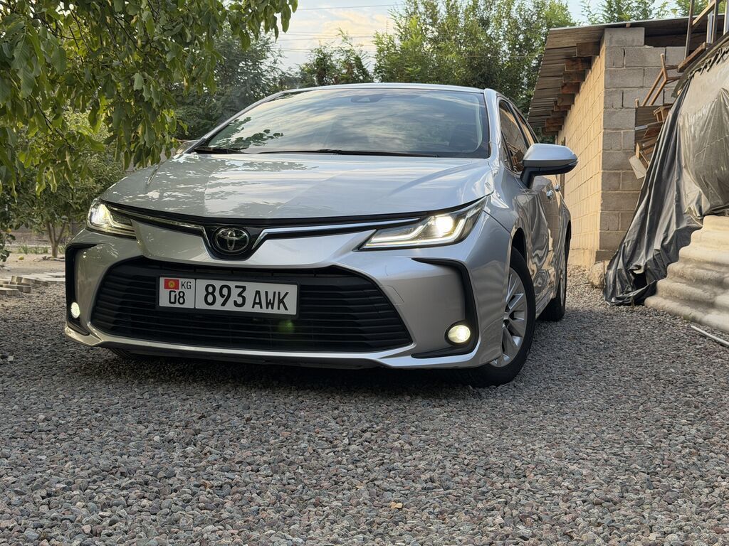 Toyota Corolla: 2021 г., 1.6 л, Вариатор, Бензин, Седан: фото 2