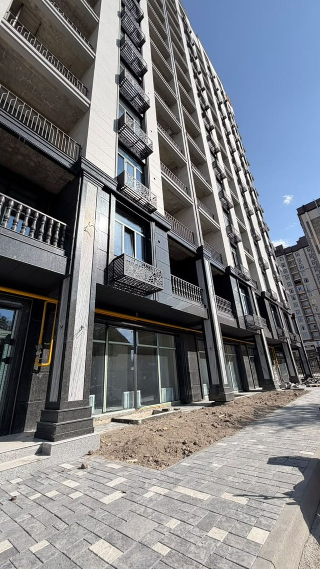 🏢 СДАЁТСЯ КОММЕРЧЕСКОЕ ПОМЕЩЕНИЕ — 150 м² 📍 мкр. Кок-Жар, ул. Тон 1