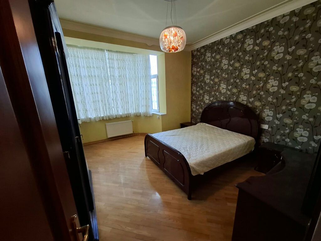 5 otaqlı, Yeni tikili, 166 kv. m