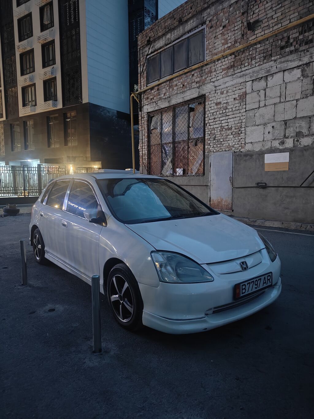 Honda Civic: 2002 г., 1.5 л, Автомат, Бензин, Хэтчбэк: фото 1