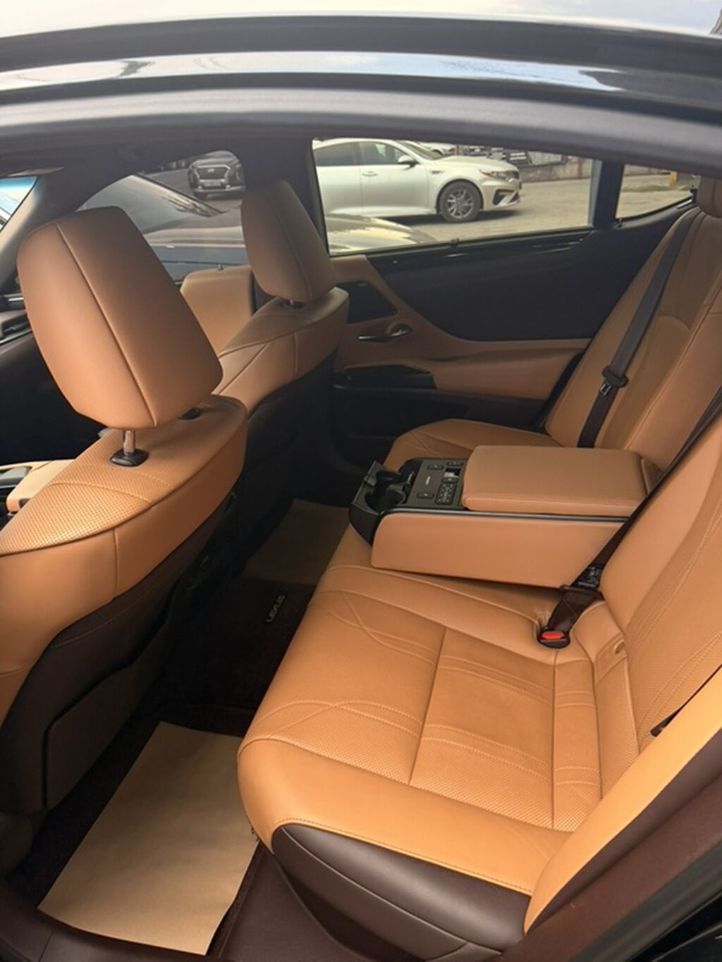 Lexus ES: 2019 г., Автомат, Гибрид, Седан: фото 4