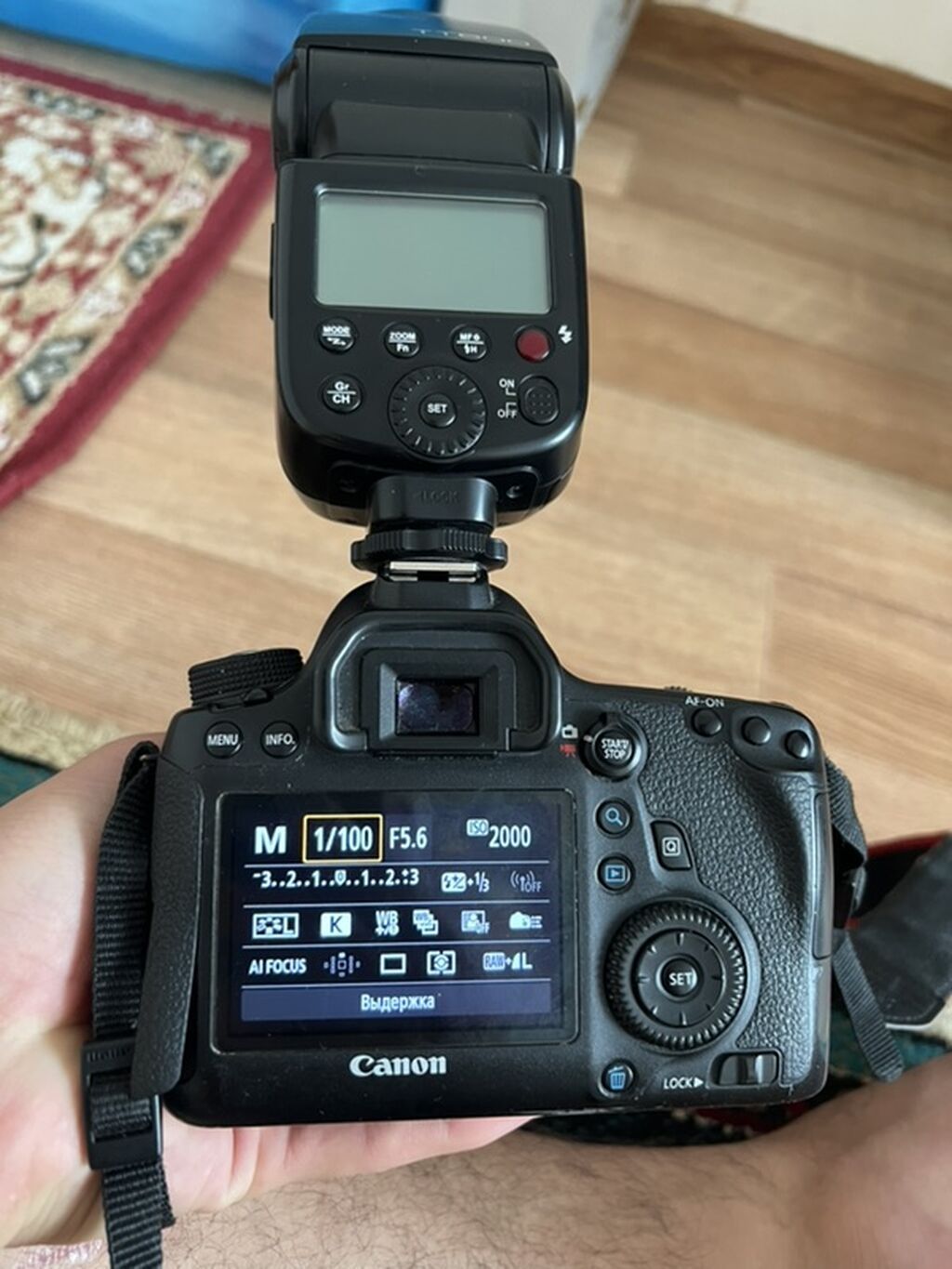 Зеркальная камера Canon EOS 6D в комплекте с объективом Canon EF: фото 4