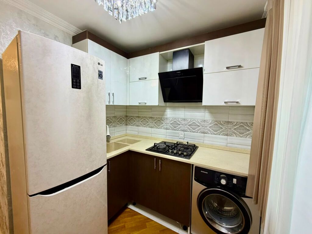Bakı, 8-ci kilometr, 3 otaqlı, Köhnə tikili, m. Neftçilər, 80 kv. m