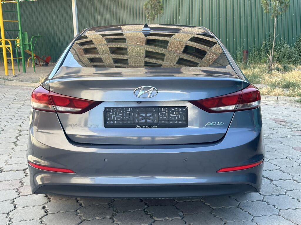 Hyundai Avante: 2018 г., 1.6 л, Автомат, Бензин, Седан — фото 4