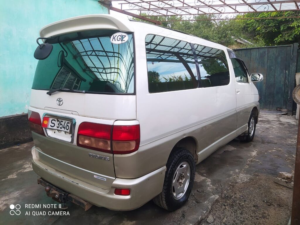 Toyota Regius 2000 г., 2.7 л, автомат, газ: фото 5