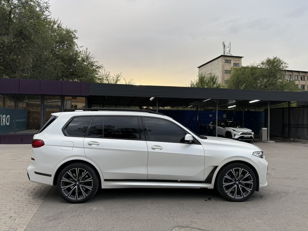 BMW X7: 2020 г., 4.4 л, Автомат, Бензин, Кроссовер: фото 4