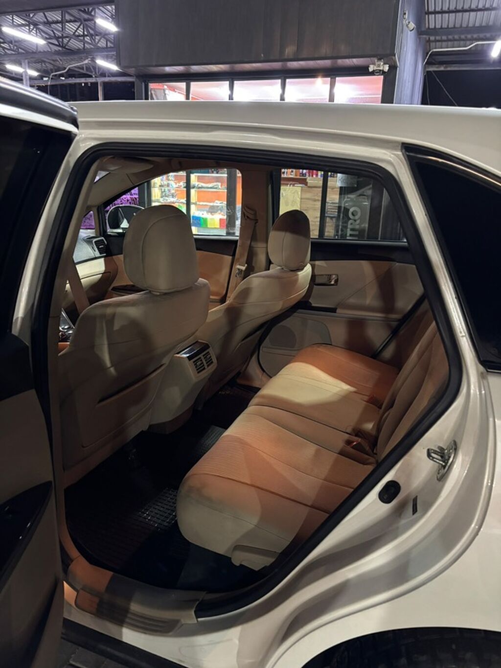 Toyota Venza: 2010 г., 2.7 л, Автомат, Бензин, Кроссовер: фото 7