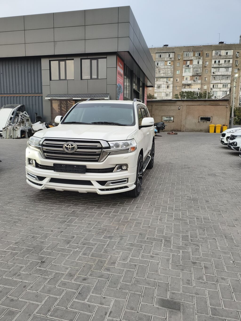 Toyota Land Cruiser: 2016 г., 4.5 л, Автомат, Дизель, Внедорожник: фото 1
