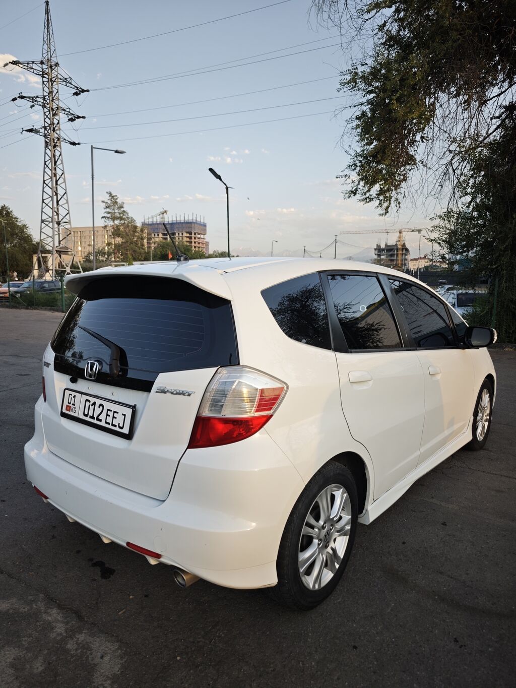 Honda Fit: 2009 г., 1.5 л, Автомат, Хэтчбэк: фото 4