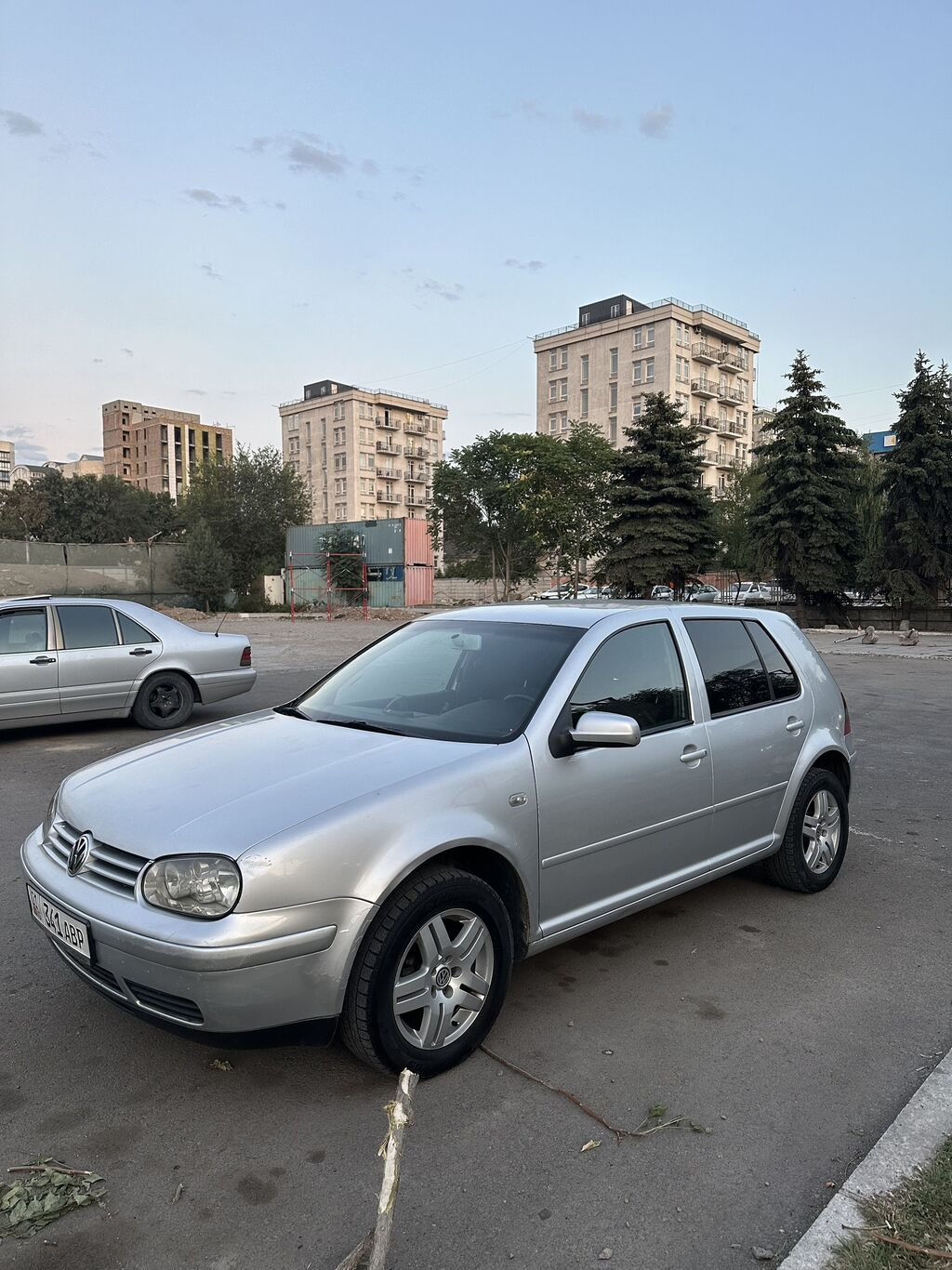 Volkswagen Golf: 2002 г., 1.6 л, Механика, Бензин, Хэтчбэк: фото 2
