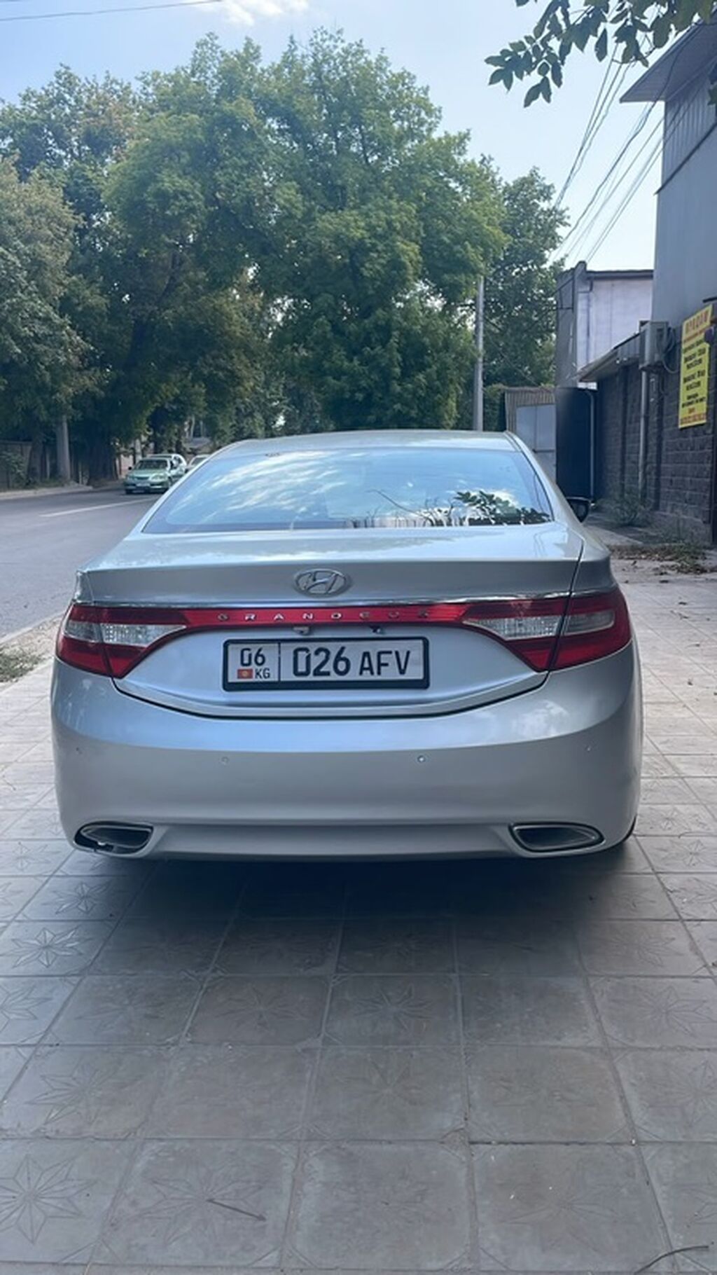 Hyundai Grandeur: 2011 г., 0.3 л, Автомат, Газ, Седан: фото 4