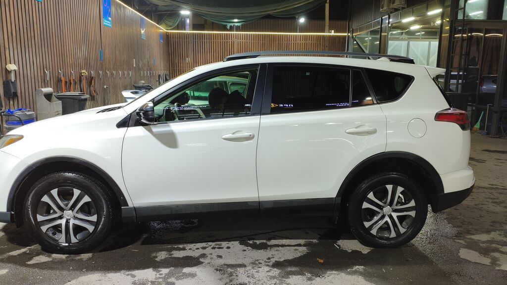 Toyota RAV4: 2018 г., 2.5 л, Автомат, Бензин, Кроссовер: фото 3