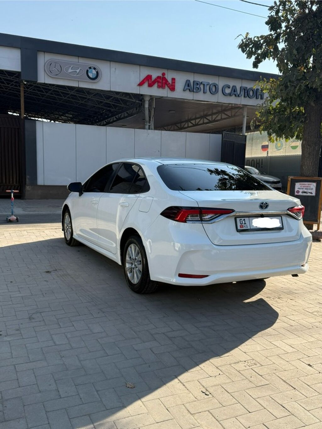 Toyota Corolla: 2019 г., 1.8 л, Вариатор, Гибрид, Седан: фото 8