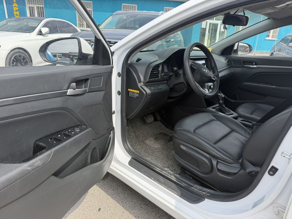 Hyundai Avante: 2019 г., 1.6 л, Автомат, Бензин, Седан: фото 7