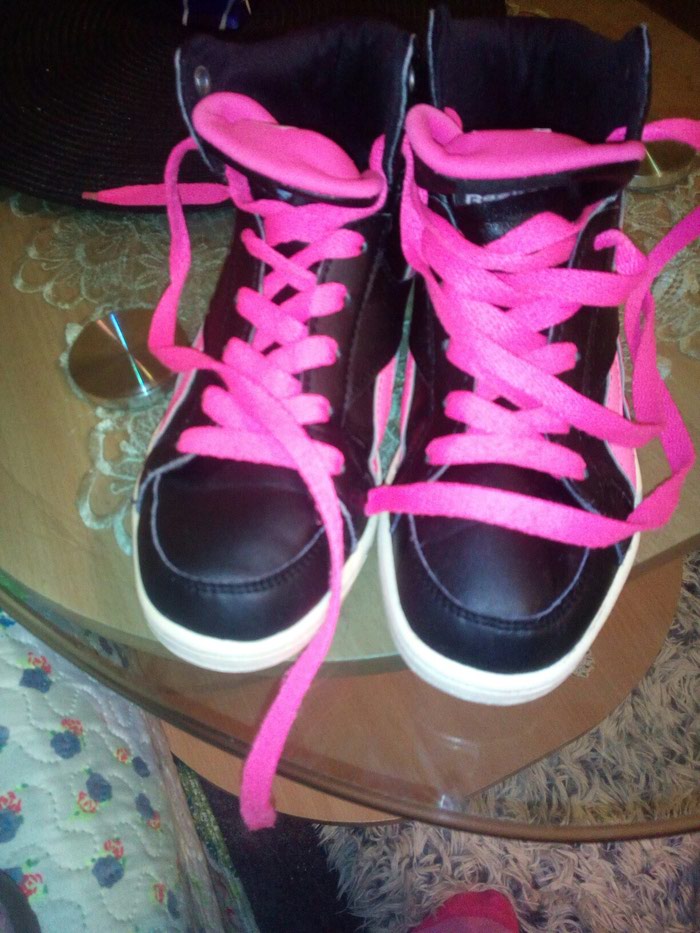 Dečije Cipele i Čizme: Reebok br33 unutrasnje gaziste 21,5 cm.par puta obuvene kao nove. na lalafo.rs Reebok br33 unutrasnje gaziste 21,5 cm.par puta obuvene kao nove. - Beograd