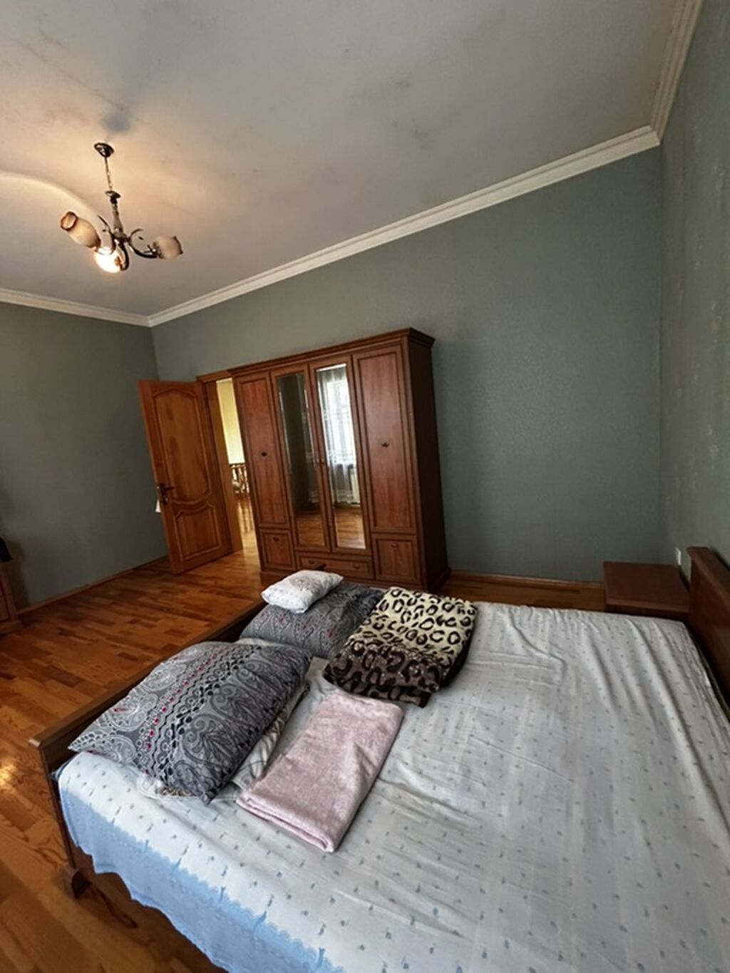 218 kv. m, 6 otaqlı, Qaz, İnternet, Kombi