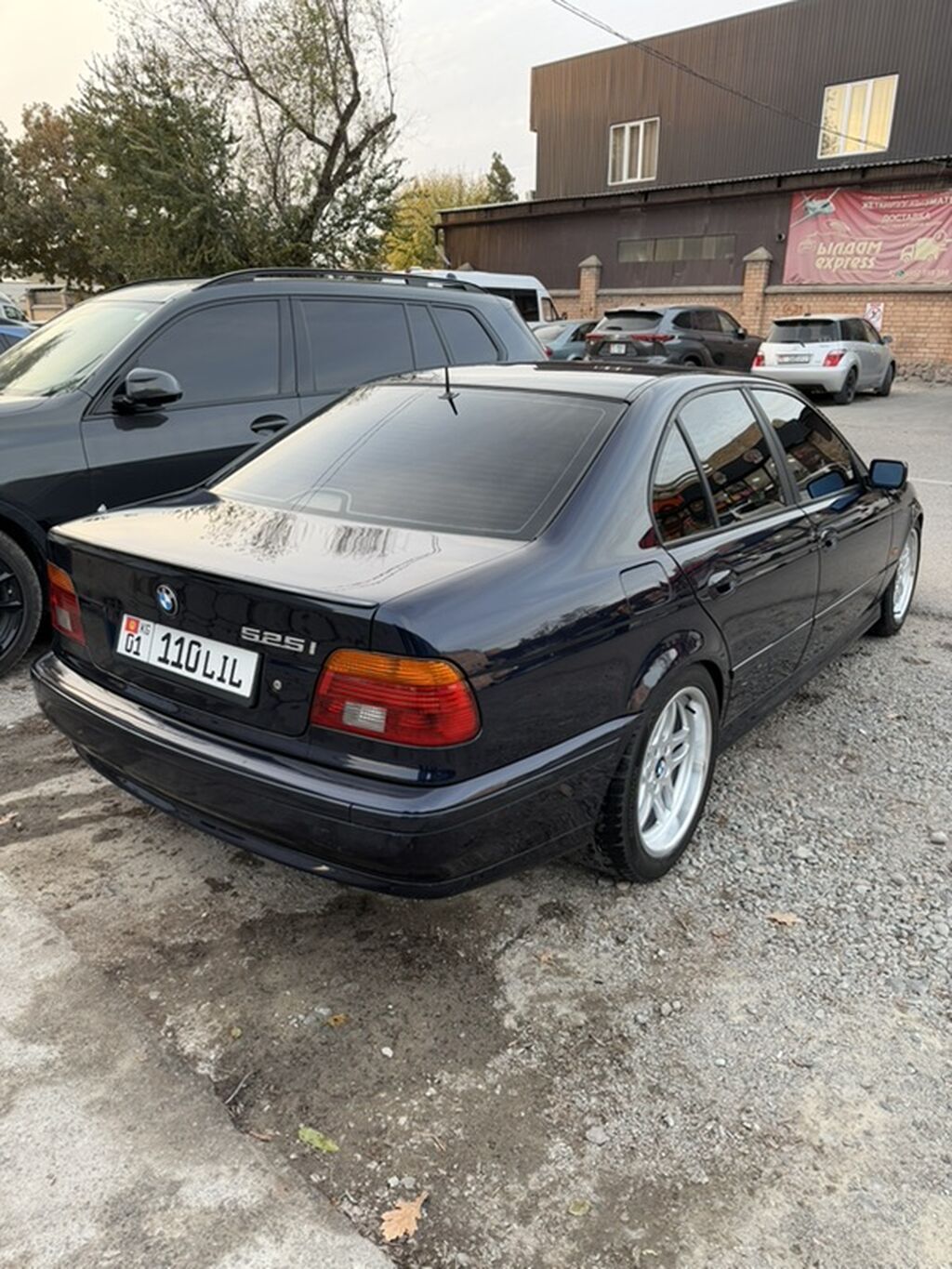 BMW 525: 2003 г., 2.5 л, Механика, Бензин, Седан: фото 4