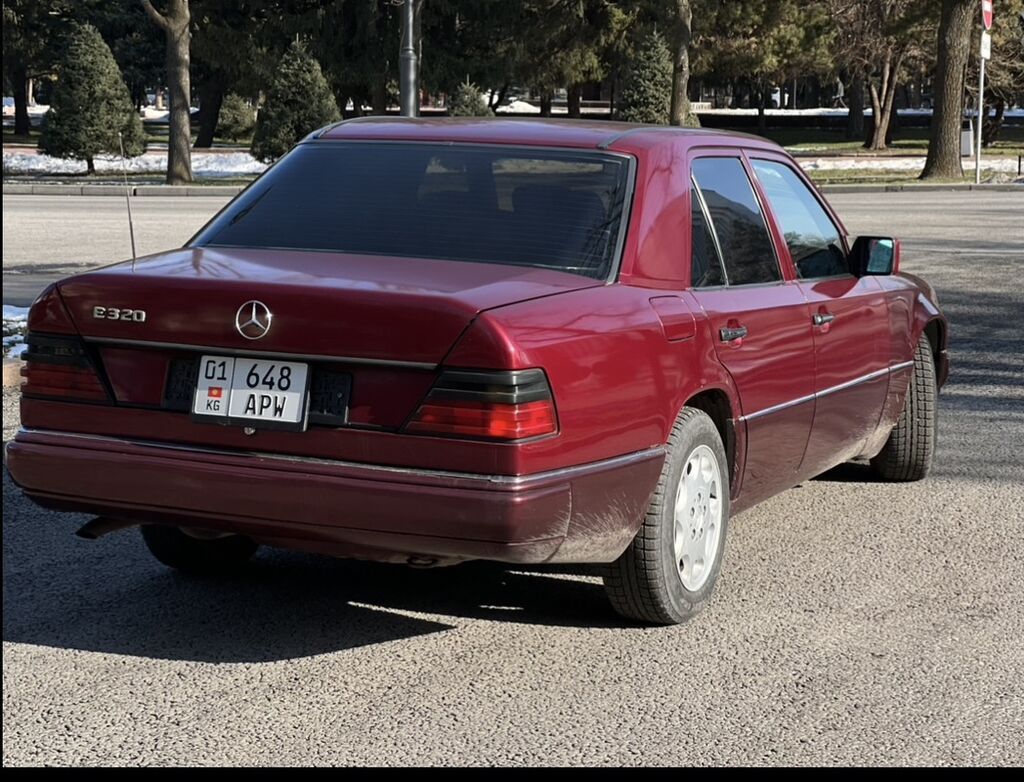 Mercedes-Benz W124: 1991 г., 2 л, Механика, Бензин, Седан: фото 6