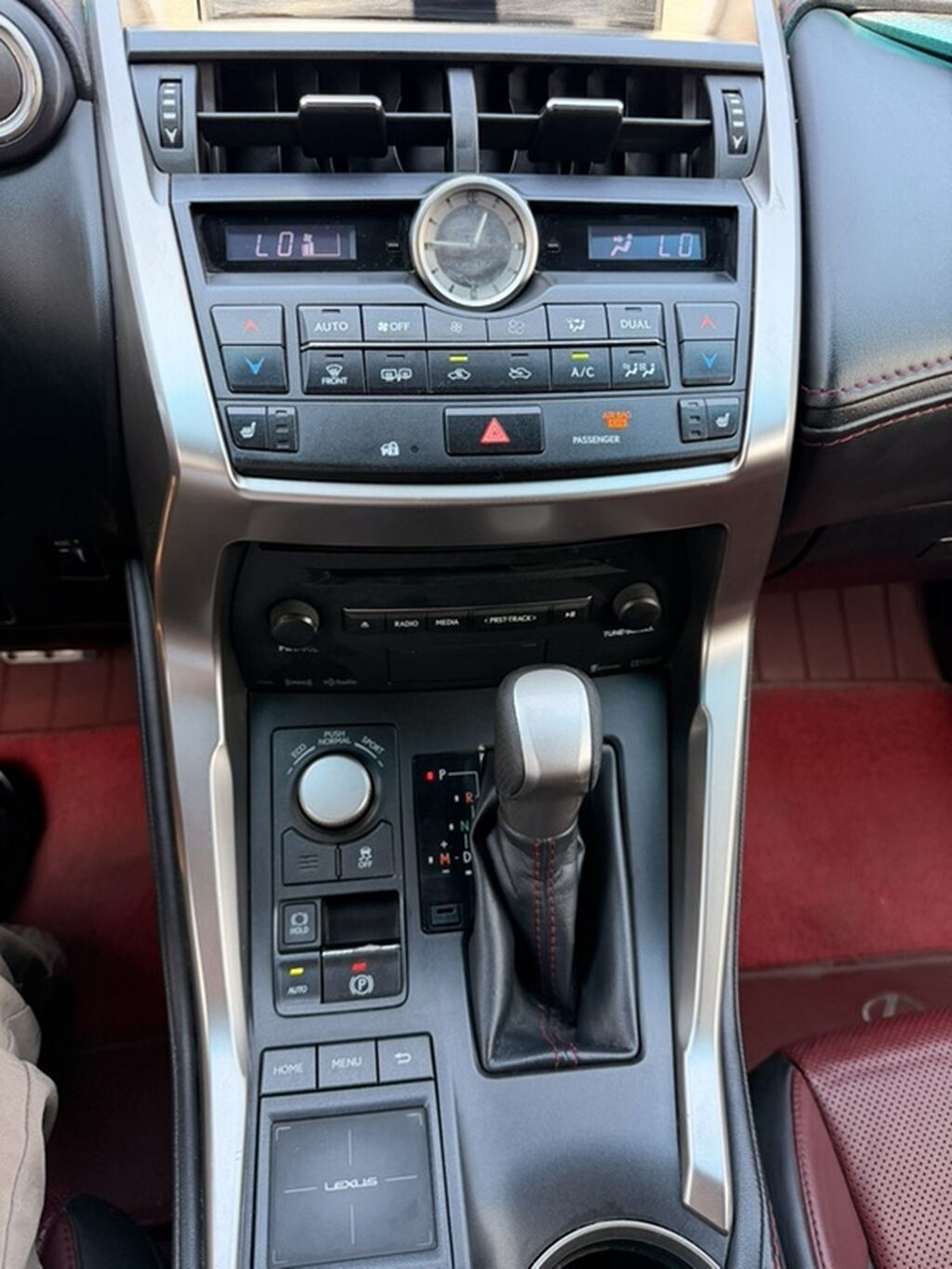 Lexus NX: 2015 г., 2 л, Автомат, Бензин, Кроссовер: фото 8