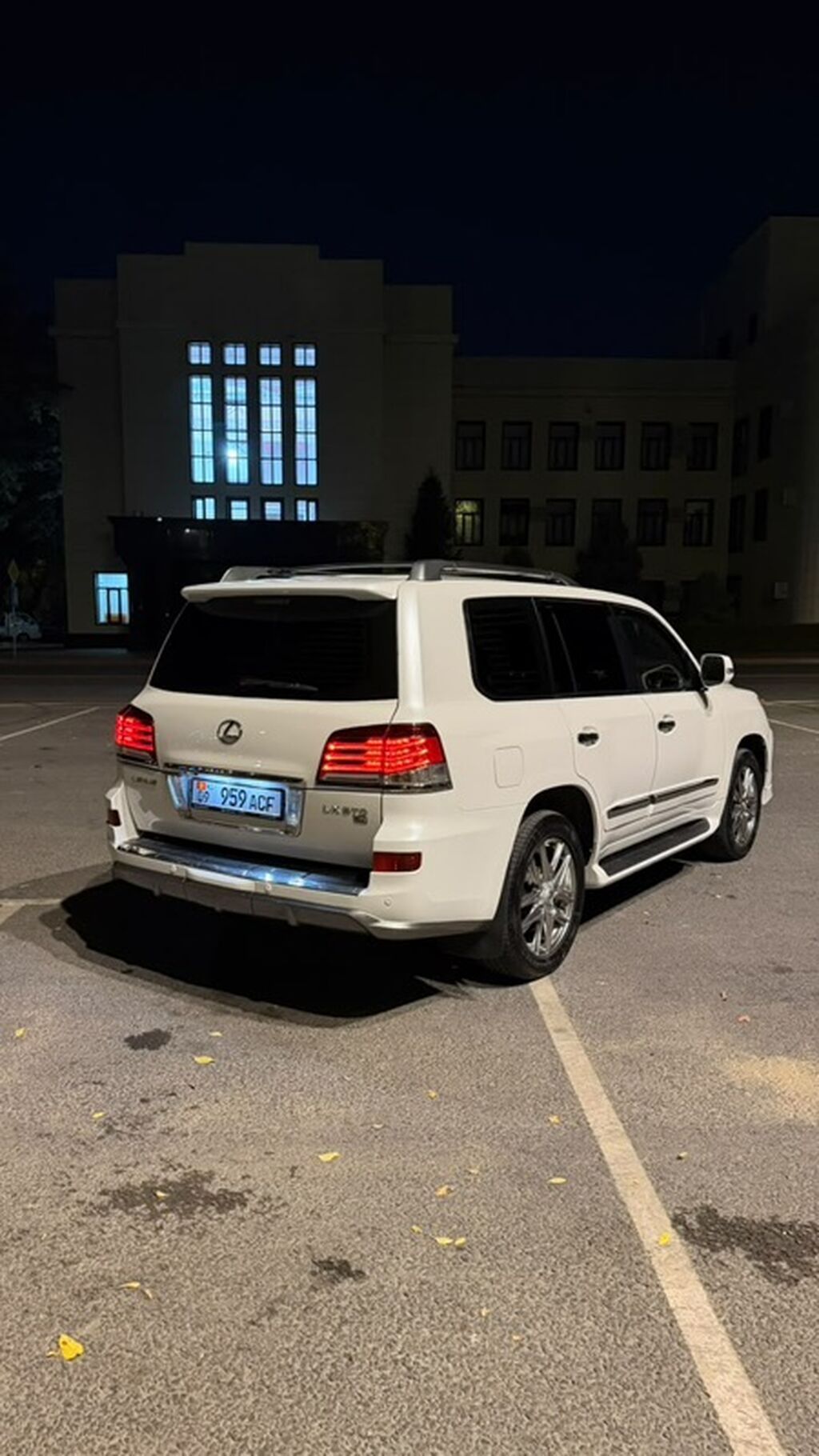 Lexus LX: 2012 г., 5.7 л, Автомат, Бензин, Внедорожник: фото 2