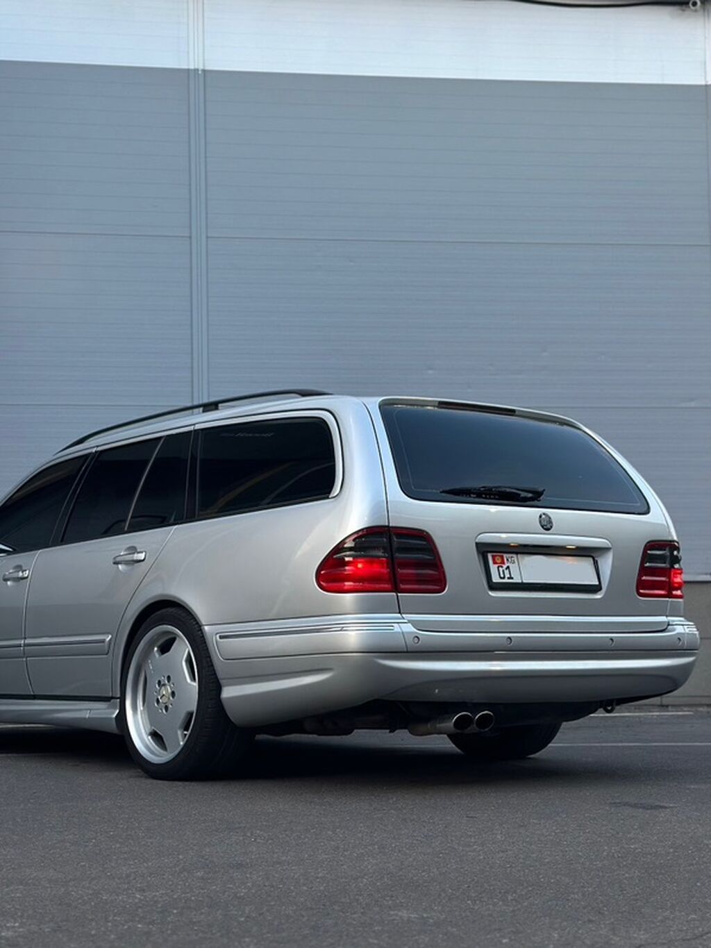 Mercedes-Benz E-Class: 2000 г., 5.5 л, Автомат, Бензин, Универсал: фото 7