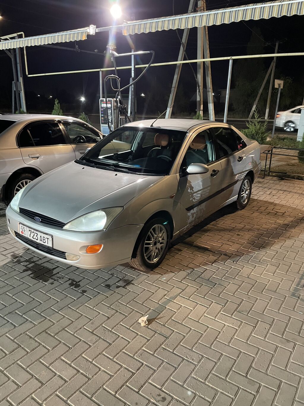Ford Focus: 2001 г., 1.6 л, Автомат, Бензин, Седан: фото 2