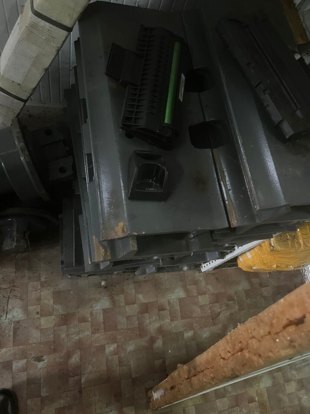 Продается запчасти на бульдозер XCMG TY230: Договорная Другие детали ...