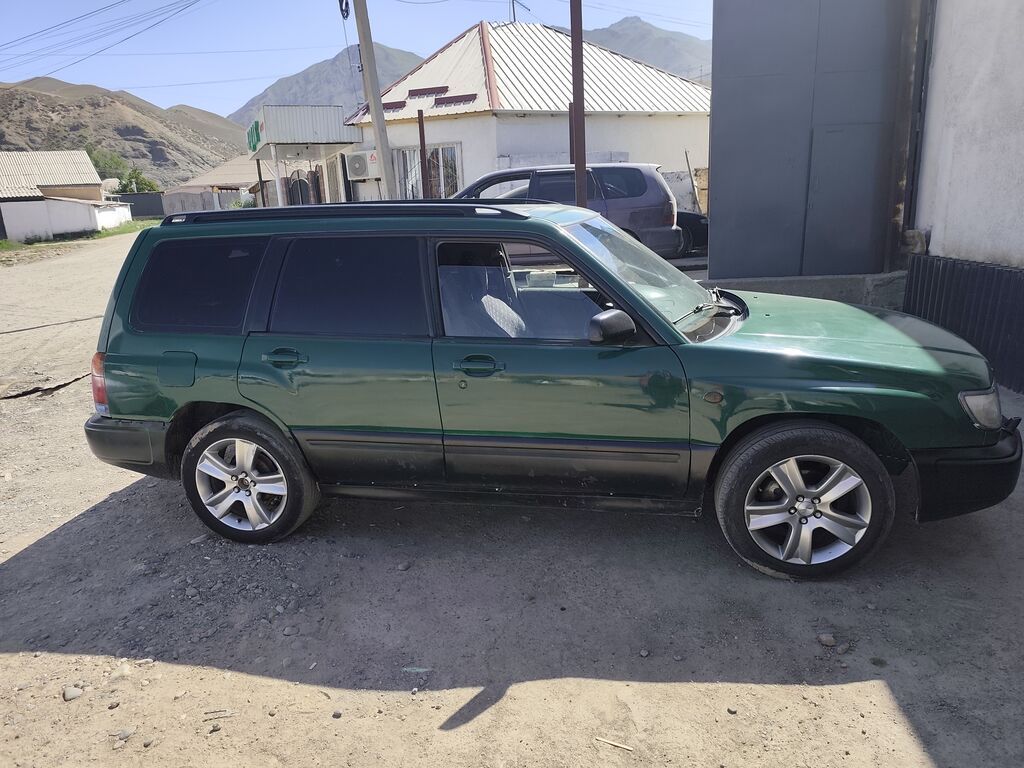 Subaru Forester: 1998 г., 2 л, Механика, Бензин, Универсал: фото 3