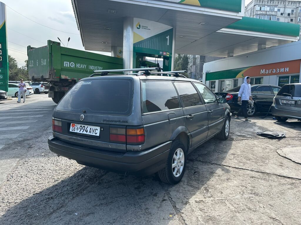 Volkswagen Passat Variant: 1988 г., 1.8 л, Механика, Бензин, Универсал: фото 1