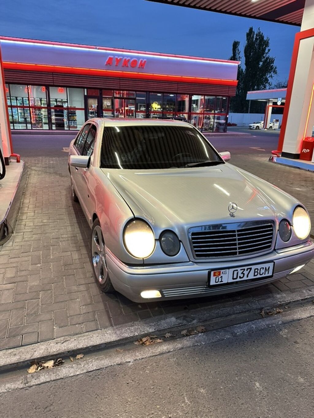 Mercedes-Benz E-Class: 1996 г., 3.2 л, Автомат, Бензин, Седан: фото 3