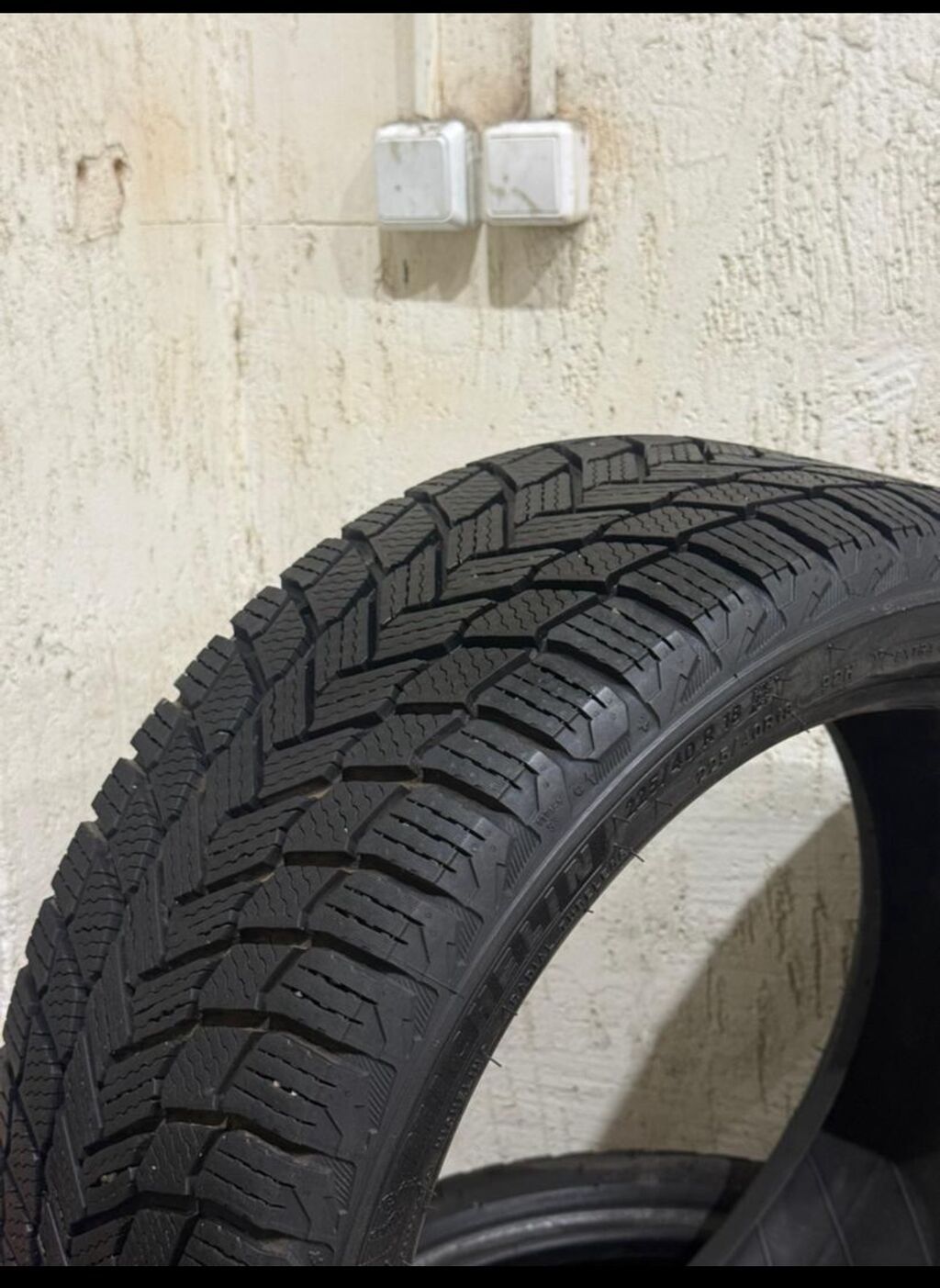 Шины 225 / 40 / R 18, Зима, Б/у, Комплект, Легковые, Япония, Michelin: фото 2