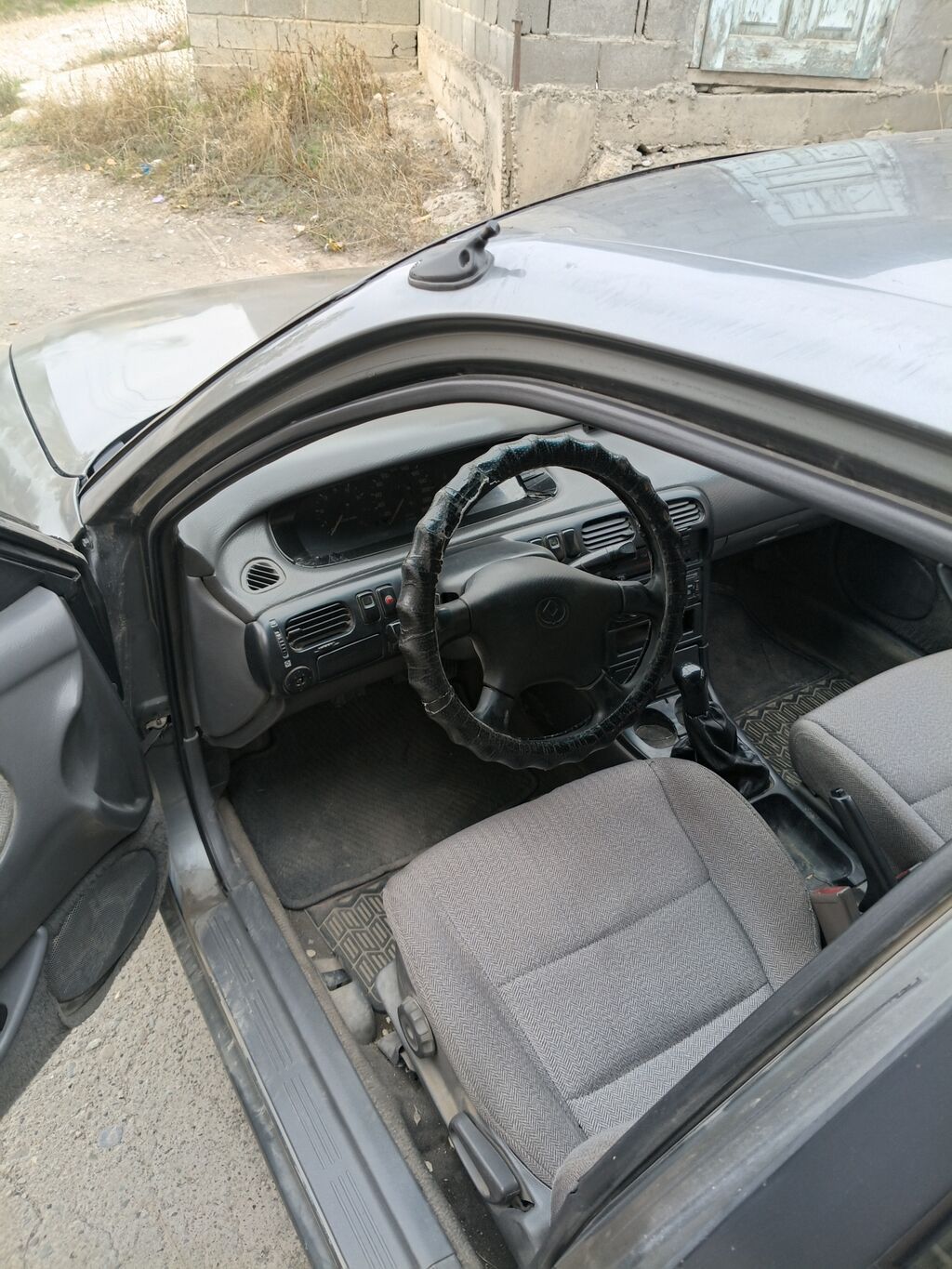 Mazda 626: 1992 г., Механика, Седан: фото 5
