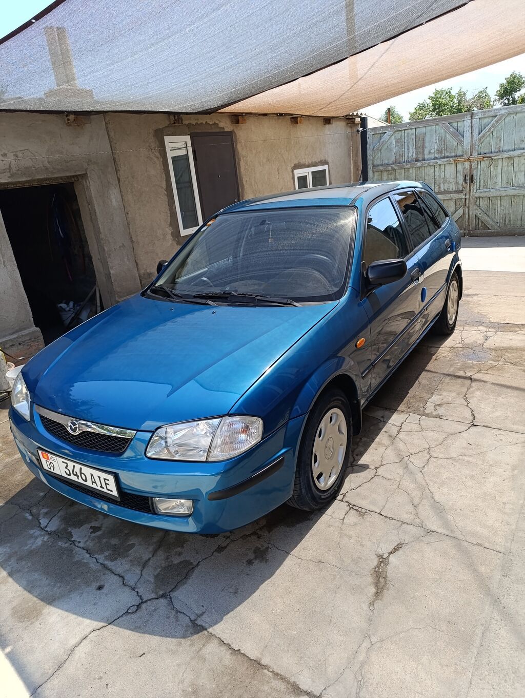 Mazda 323: 1999 г., 1.5 л, Автомат, Бензин, Универсал: фото 3