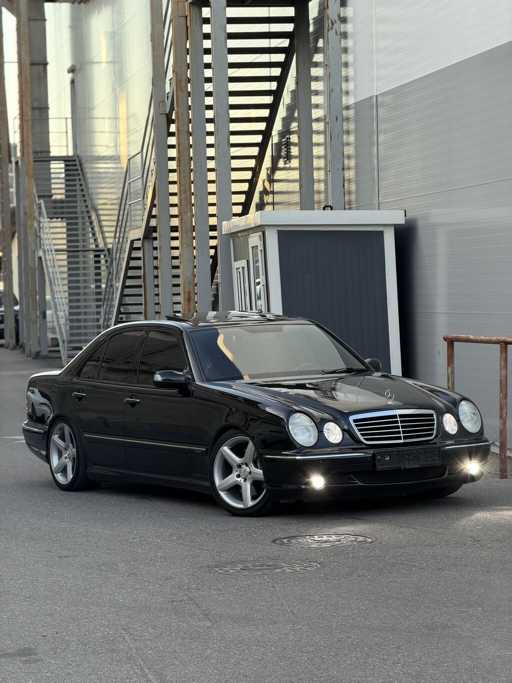 Mercedes-Benz E-класс AMG: 2001 г., 5.5 л, Автомат, Бензин, Седан — фото 3