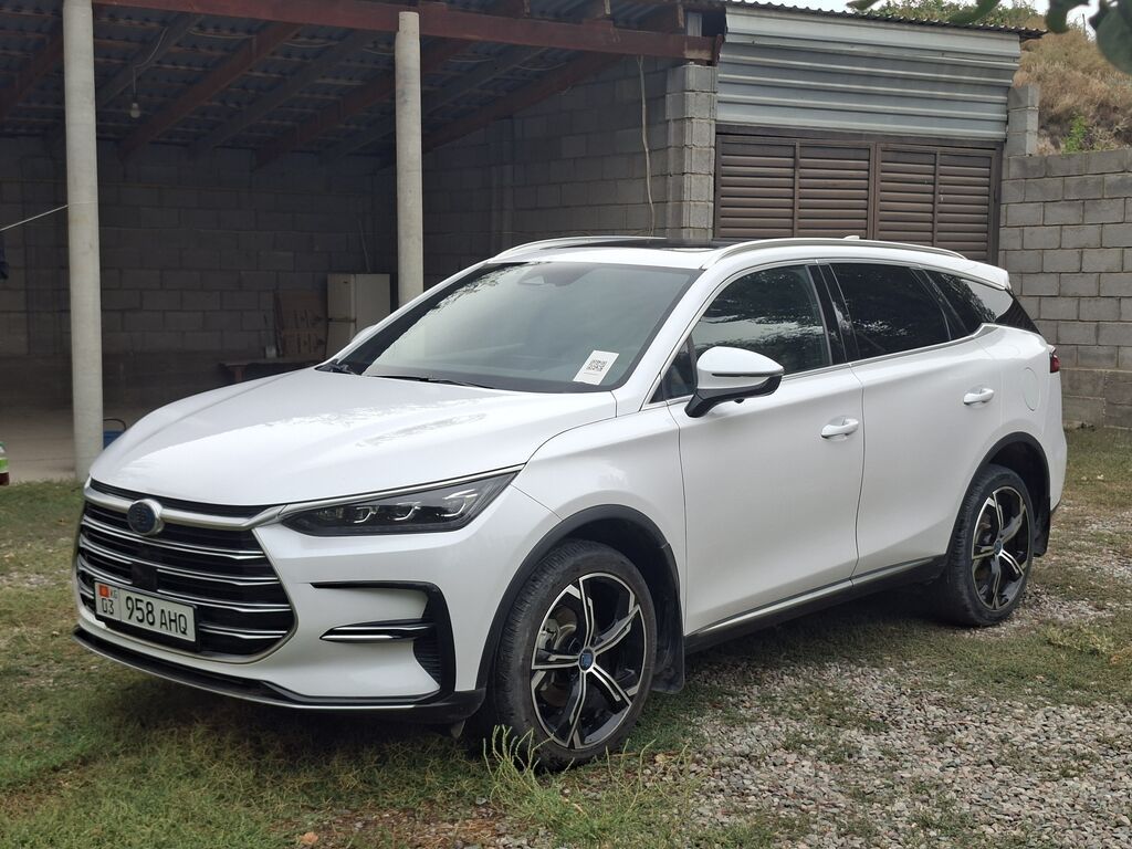 BYD Tang: 2022 г., 1.5 л, Автомат, Гибрид, Кроссовер: фото 3