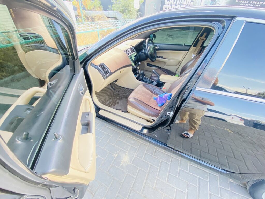 Honda Accord: 2002 г., 2.4 л, Автомат, Бензин, Седан: фото 8